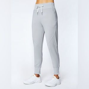 Lululemon metro miles jogger